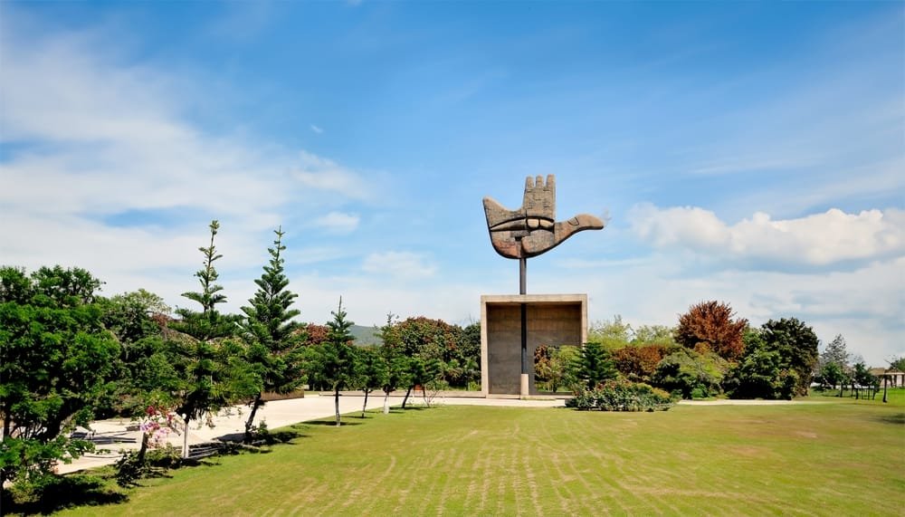 Noida to Chandigarh Taxi Service