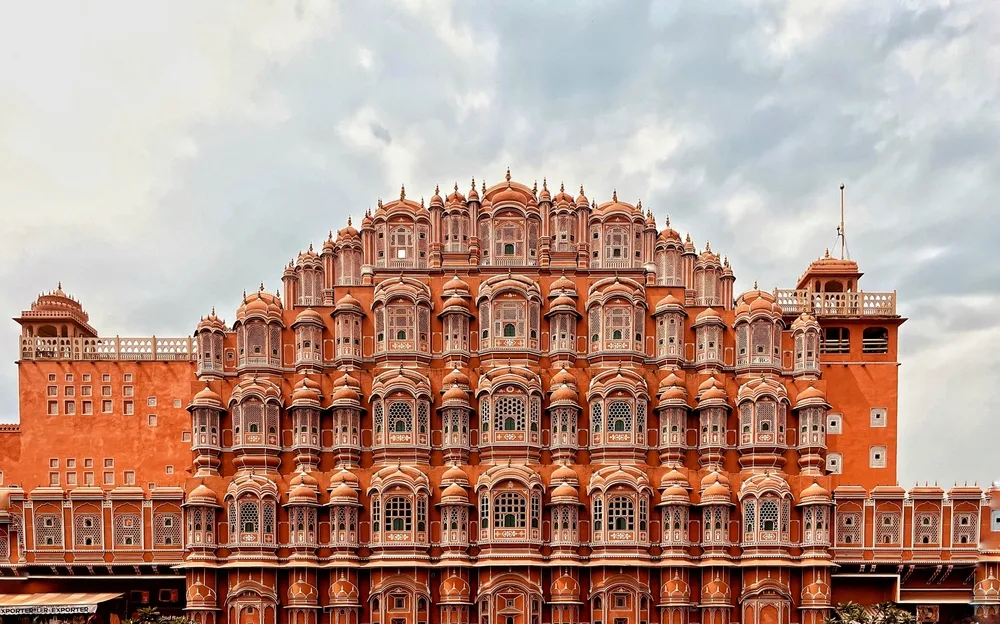 Noida to Jaipur Taxi Service