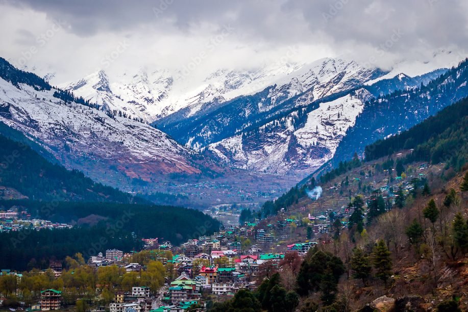 noida to manali taxi