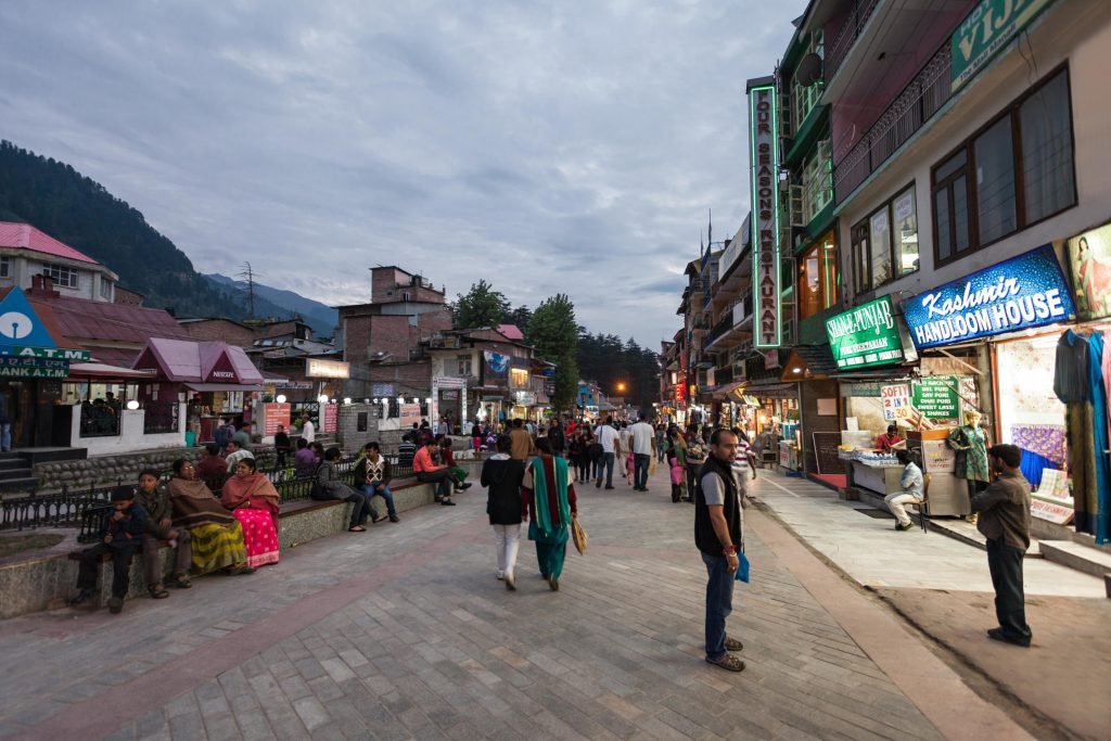 mall road manali